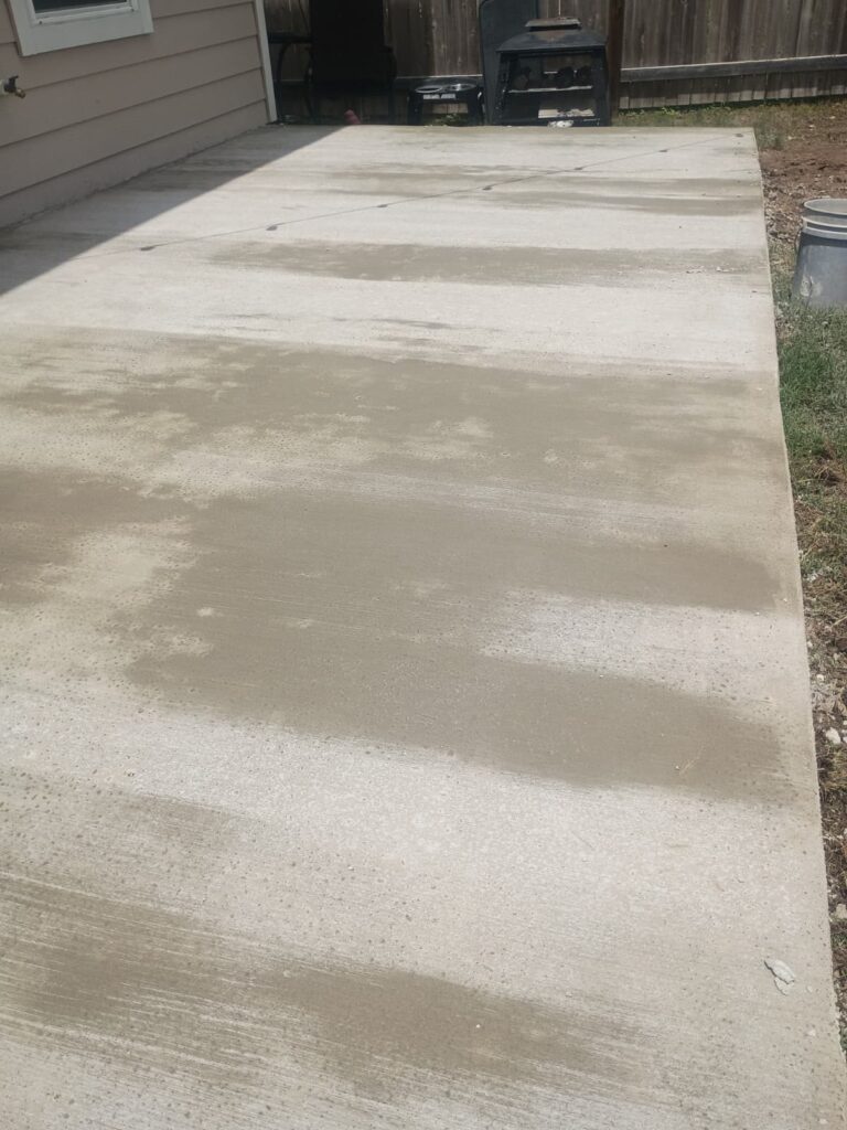 Concrete driveway side slab, San Antonio area